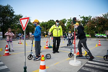 Nerobme z detí autoholikov. Ministerstvo dopravy spúšťa ďalší ročník kampane Do školy na bicykli