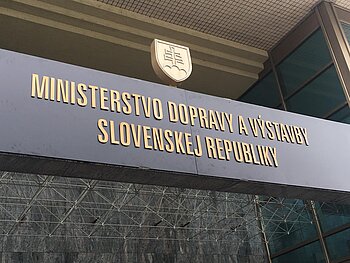 Za posledné tri roky sa stavia najviac diaľnic v histórii Slovenska, pribúdajú aj moderné trate