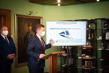 Modernú železnicu a energeticky úsporné rodinné domy chceme financovať z Fondu obnovy