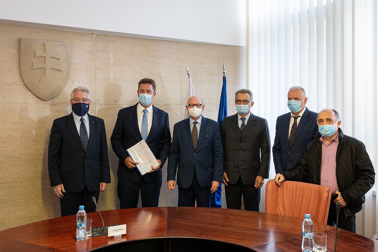 Železnice na Záhorí zmodernizujú. Nasledovať budú ďalšie, tvrdí minister dopravy