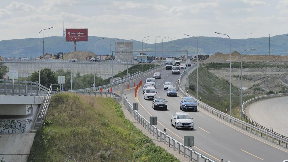 Motoristi už majú k dispozícii ďalšiu vetvu budúcej križovatky D1/D4